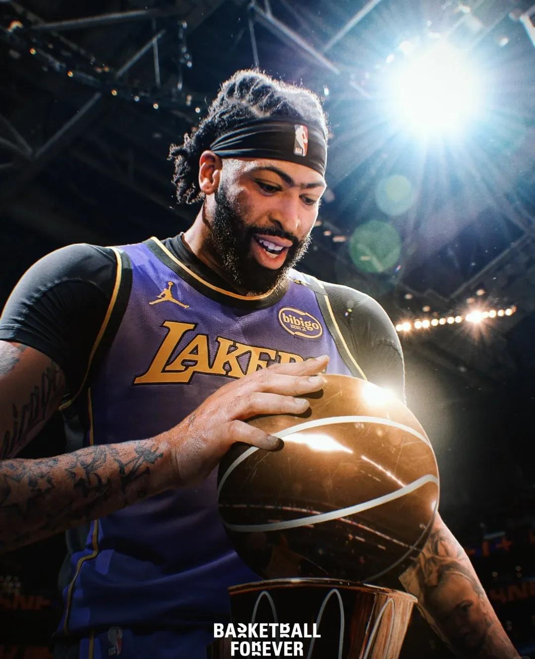 浓眉哥回归赛场，出色防守首场状态亮眼，TL观众沸腾！